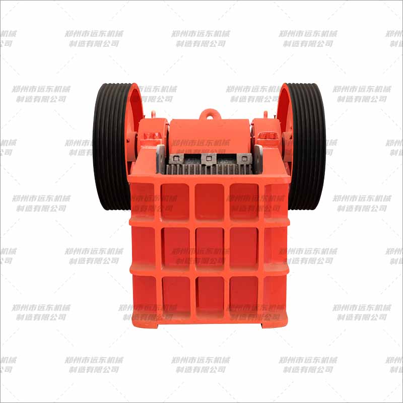 PE型顎式破碎機(jī)(圖1) PE型顎式破碎機(jī)(圖1)